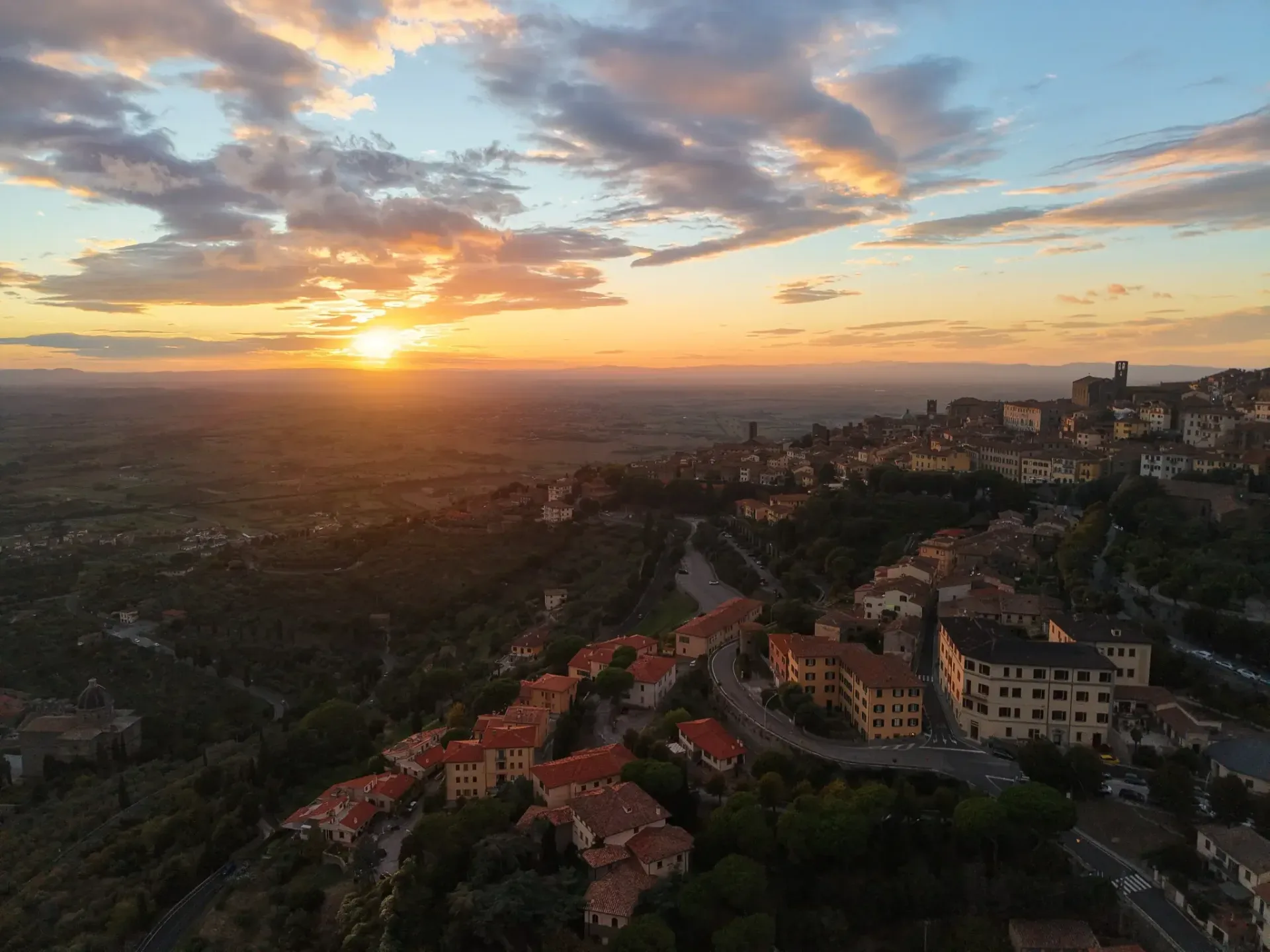Vicoli dorati al tramonto