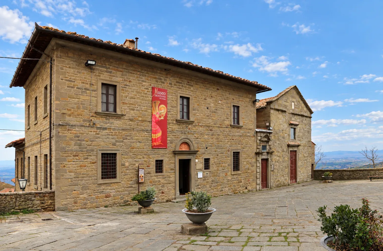 Piazza del Duomo 1, ex-chiesa del Gesù